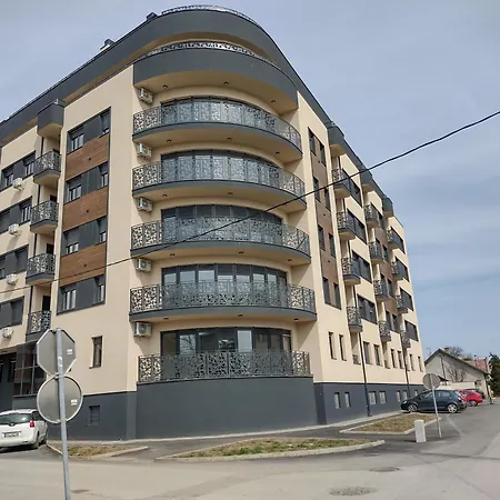Apartment Fenix 1 *